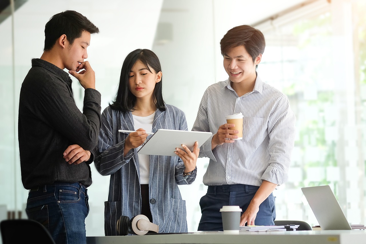 Labor Visa for Office Worker (formally called Engineer/ Specialist in Humanities / International Services)
